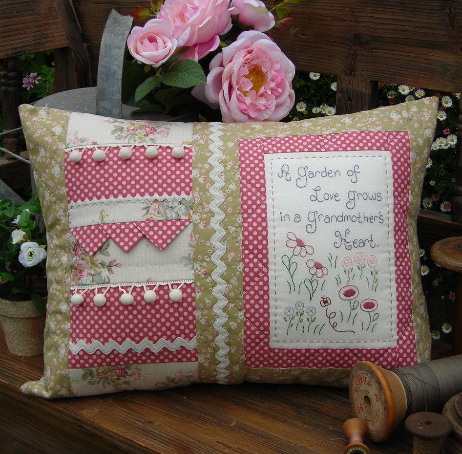 'Grandmother's Heart'  by Sally Giblin for The Rivendale Collection - cushion pattern